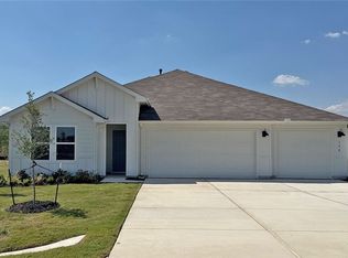 198 Kolbo Crossing Dr, Lockhart, TX 78644