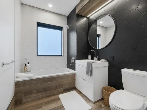 1549 Fulton Street image 7 of 9