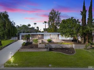 4294 Country Club Dr, Bakersfield, CA 93306