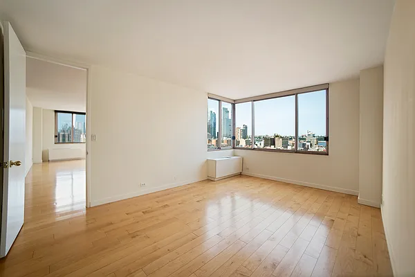 Rented by RELO REDAC INC. | media 5