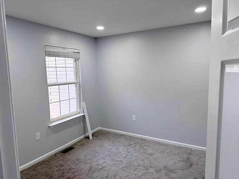 921 Bentley Ct — Photo 14
