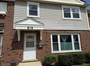 213 Frederick Pl, Wood Dale, IL 60191