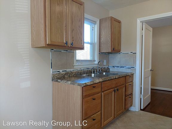 4th image of 3104 Oaklawn Ave NW