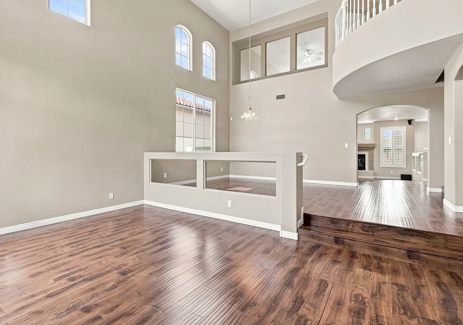 Move-In Ready 2-Story 5-Bedroom Home In Gated Community In Seven Hills - Henderson! — Photo 3