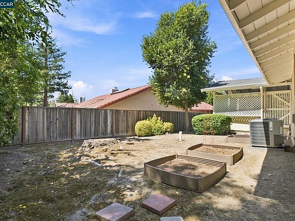 3rd image of 232 Dantley Way