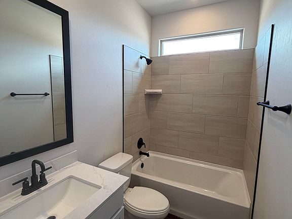 5th image of 2451 Marble Ave NE