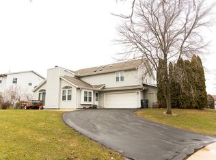 995 Zachary Ct #1214, Pewaukee, WI 53072