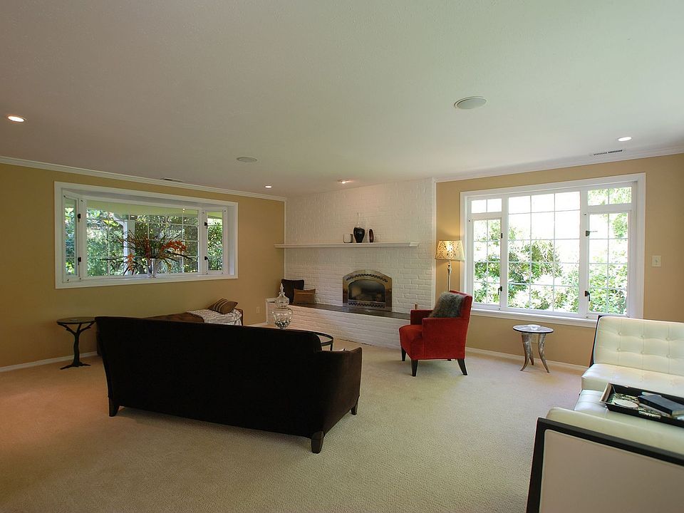 Upstairs living room