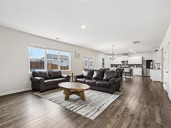 3rd image of 266 Creekview Way