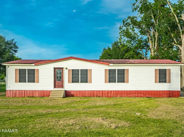 1054 Madeline Blvd E, Breaux Bridge, LA 70517