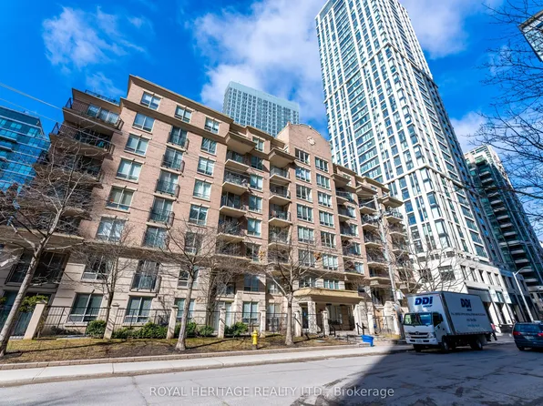 188 Redpath Ave #211, Toronto, ON M4P 3J2