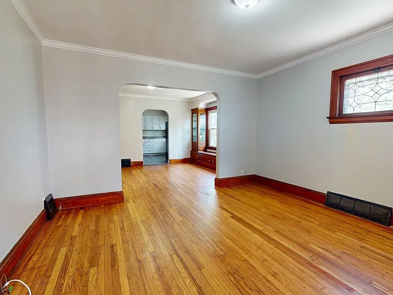 9715 Plymouth Ave — Photo 4