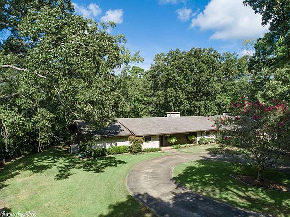 2nd image of 812 Woodland Lake Dr