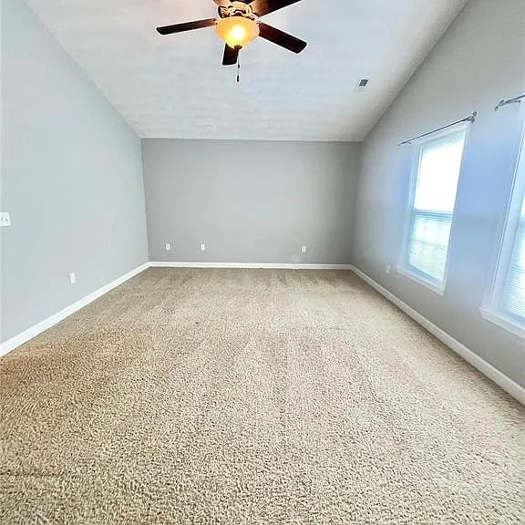 805 Bluff Ridge Ln — Photo 18