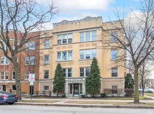 627 W Washington Blvd #1, Oak Park, IL 60302