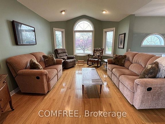 3rd image of 372 E Puce Rd
