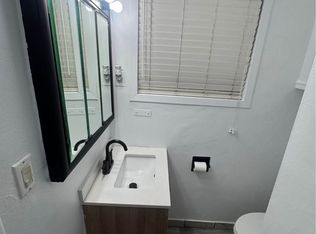 17741 Vanowen St #2, Reseda, CA 91335