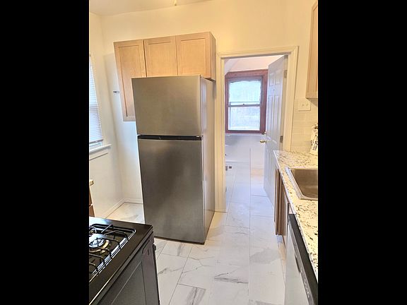 2nd image of 1975 Pasadena St Unit A