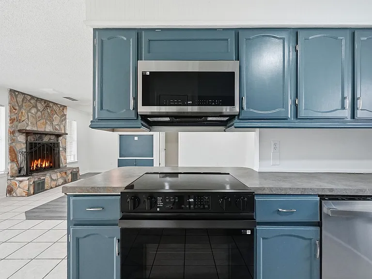 32 Cascabellas St — Photo 13