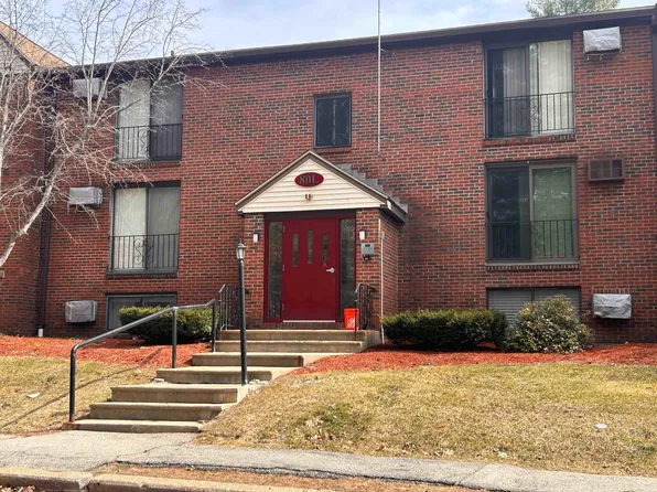 80L English Village Road #101, Manchester, NH 03102