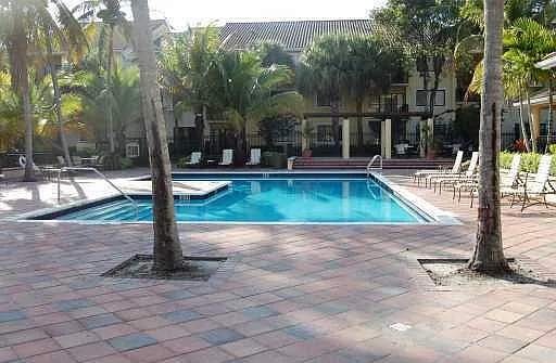 2 bed, 2.0 bath, 986 sqft, $1,950 — Photo 4