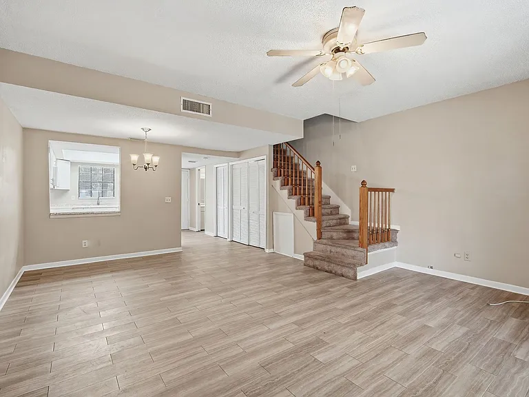 1910 W Sligh Ave #E102 — Photo 12