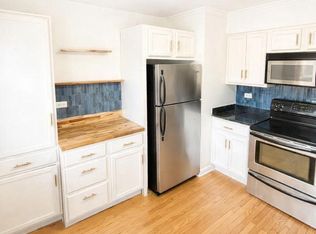 1404 W Estes Ave, Chicago, IL 60626