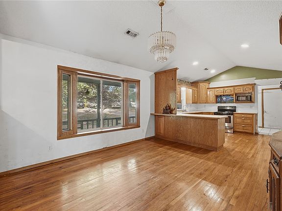 5th image of 10095 El Camino Rd