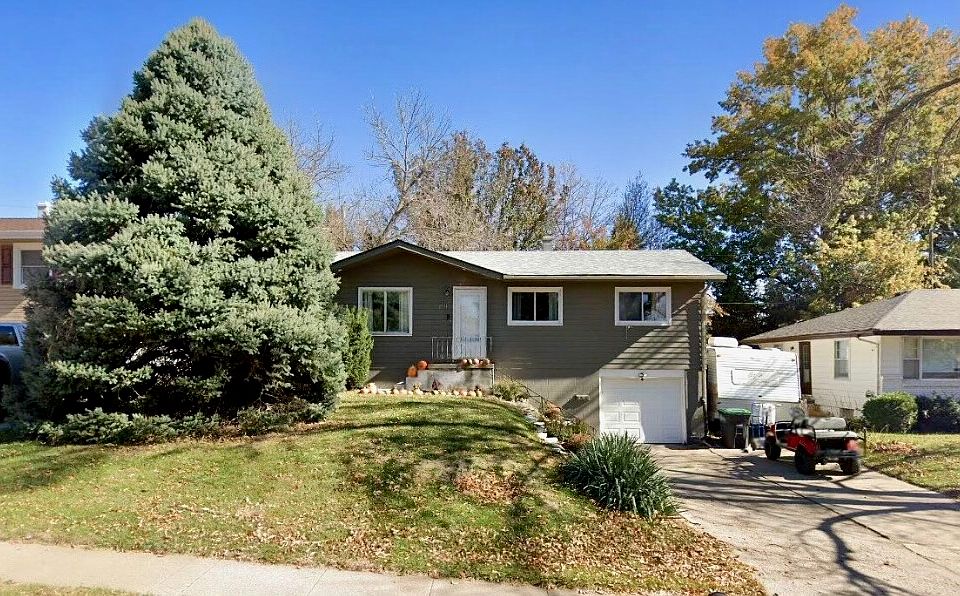 1st image of 2511 S 80th Ave
