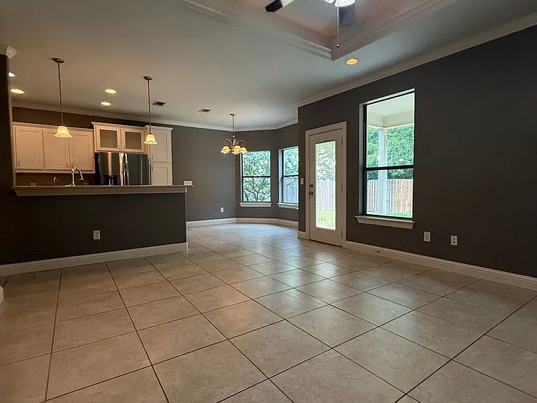 1826 Sandpiper Dr — Photo 2