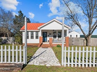 714 N C St, Bridgeton, NC 28519