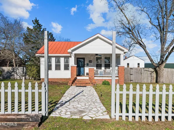 714 N C Street, Bridgeton, NC 28519