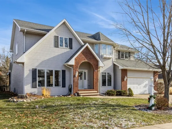 3530 Riverside Dr NE, Cedar Rapids, IA 52411