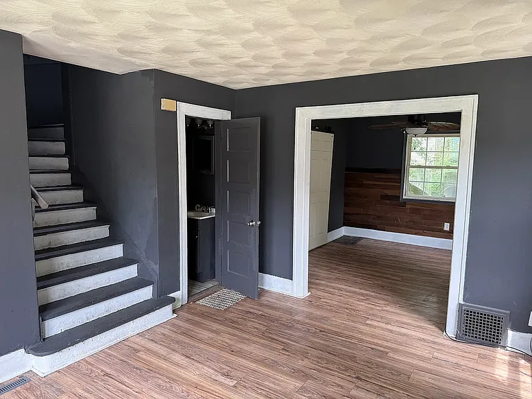 2023 Berkley St — Photo 9