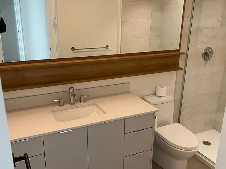 2493 Montrose Ave #410 — Photo 8
