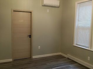 25-51 14th St #1R, Astoria, NY 11102