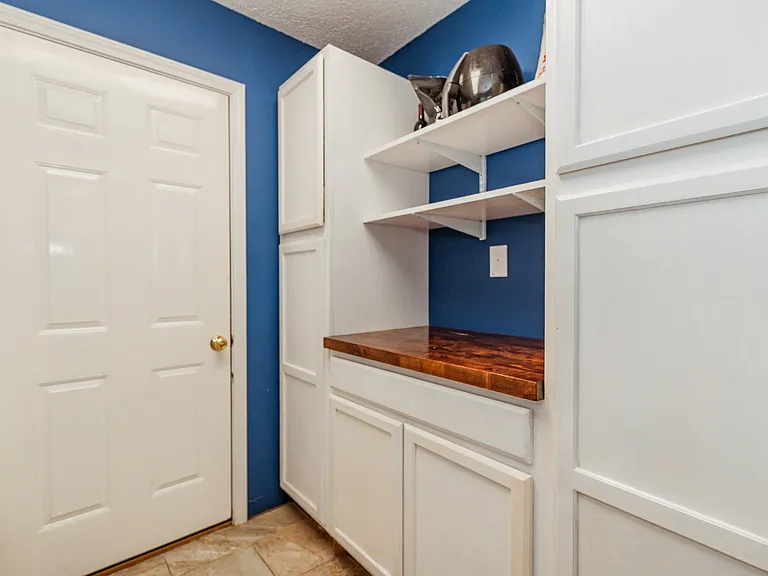 425 Whirlaway Ct — Photo 16