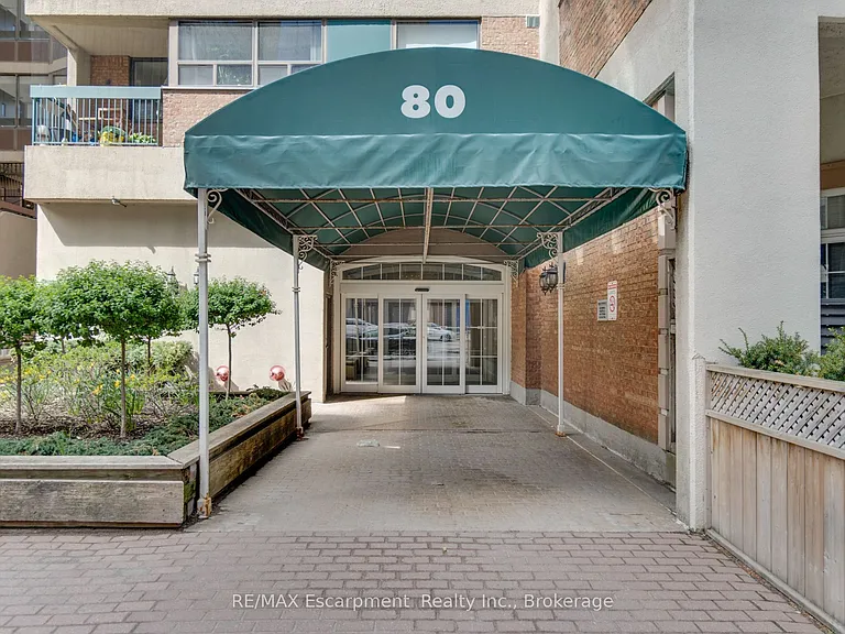 80 Saint Patrick St #820 — Photo 2
