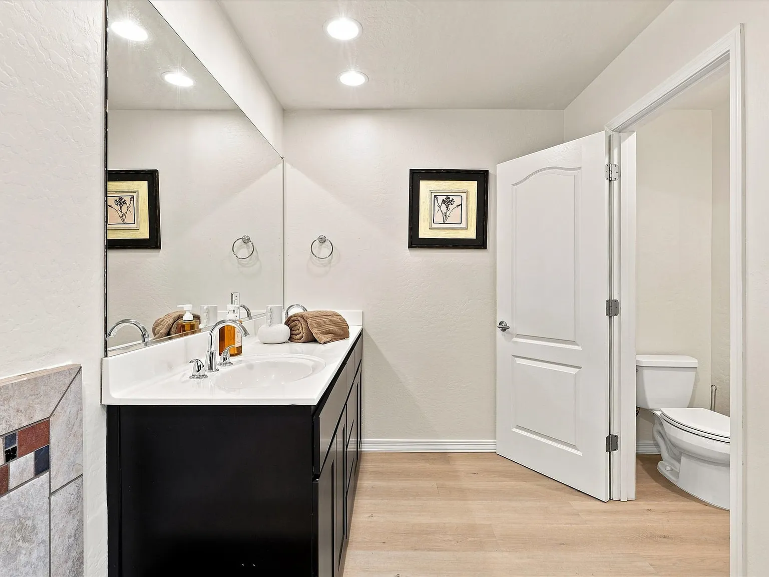 3 bed, 1716 sqft, $2,700 — Photo 4