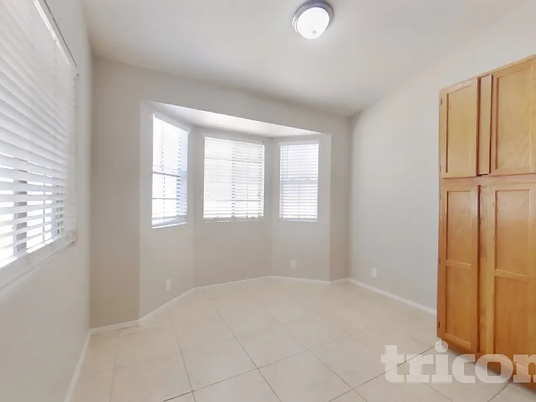 1464 E Rosemonte Dr — Photo 4