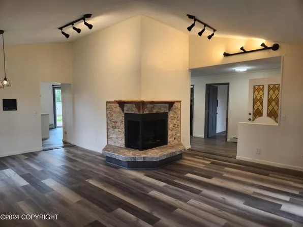 105 N Kobuk St, Soldotna, AK 99669