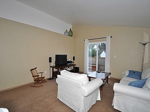 5th image of 19306 Valley View Dr