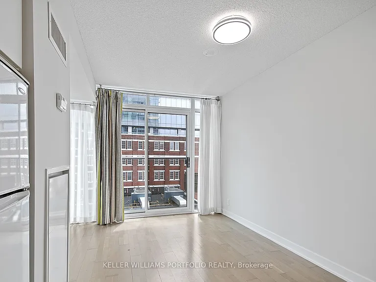21 Nelson St #605 — Photo 18