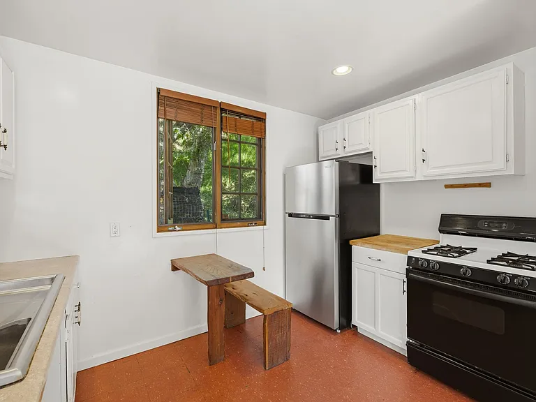 1446 Old Topanga Canyon Rd #A — Photo 12