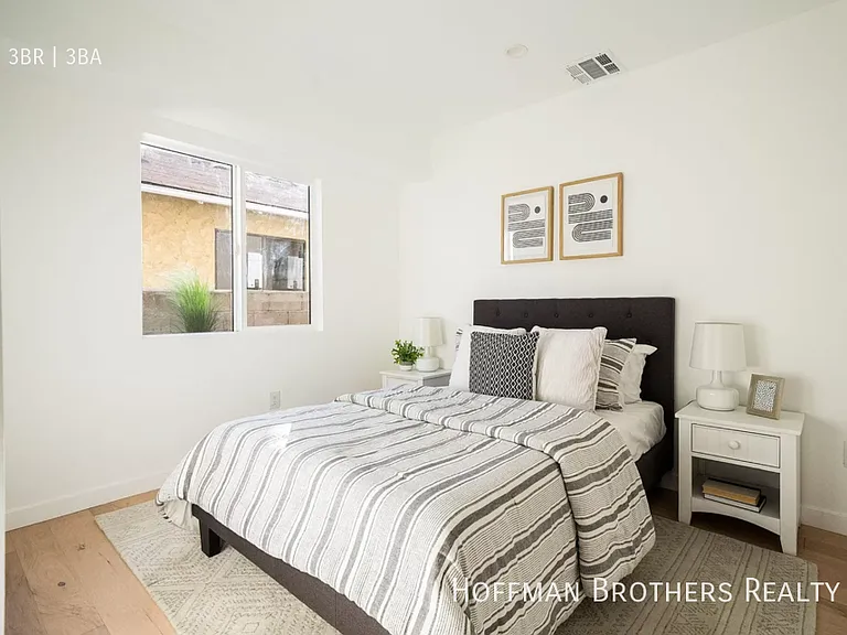 2681 Roseview Ave — Photo 12