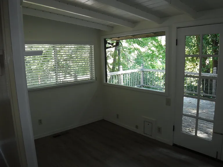 10030 Riverside Dr — Photo 10