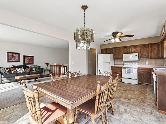 5th image of 508 195th Ln NW