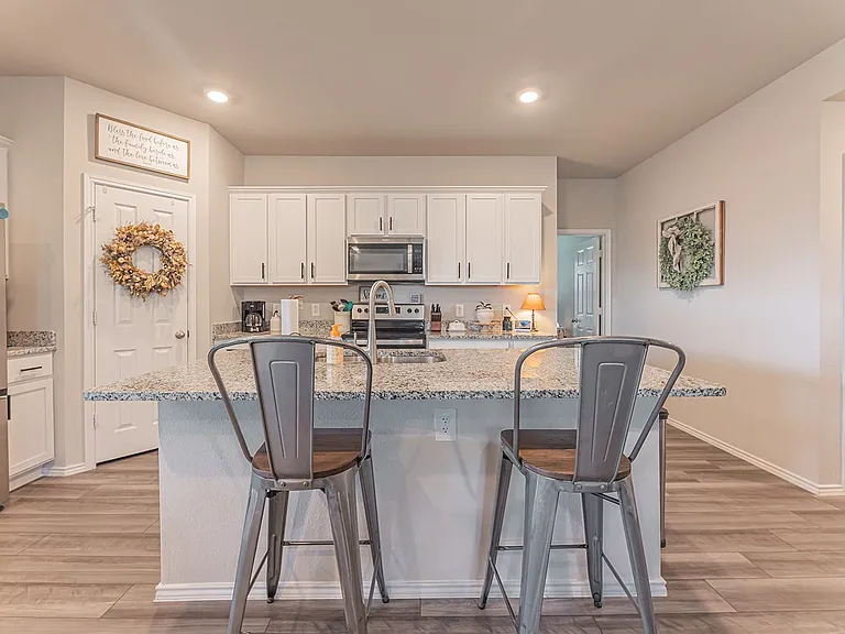 2306 Aylesbury Dr — Photo 11