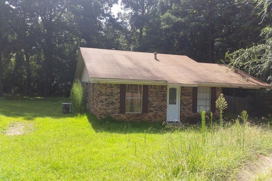 2nd image of 10675 Parkwood Dr