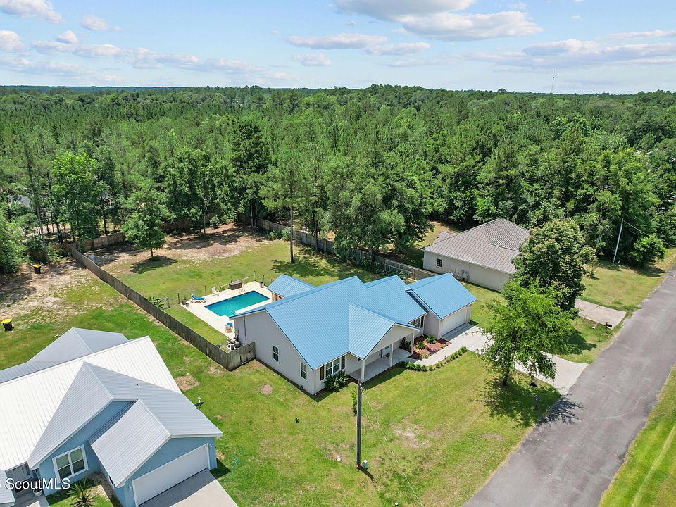1st image of 1301 Pelican Ln SE